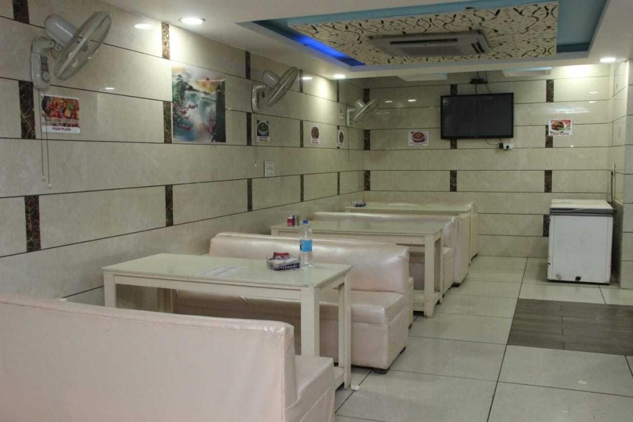Hotel O Food Plaza Zirakpur Екстериор снимка